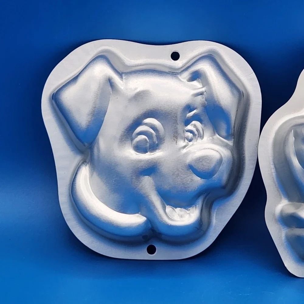 Wilton Set of Small Aluminum Cake Pans Pooh and Dalmation 5
